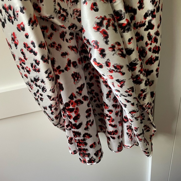 Brand new never worn Silk Leopard dress by Parker - Picture 9 of 10
